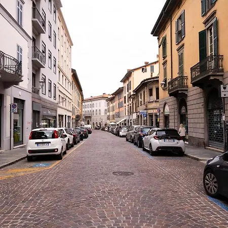Enzina's Appartamento Bergamo